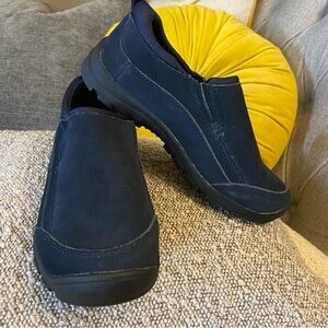 LANDS' END Suede All Weather Slip-On Moc Walking Shoes, Loafer, Size 2, Navy